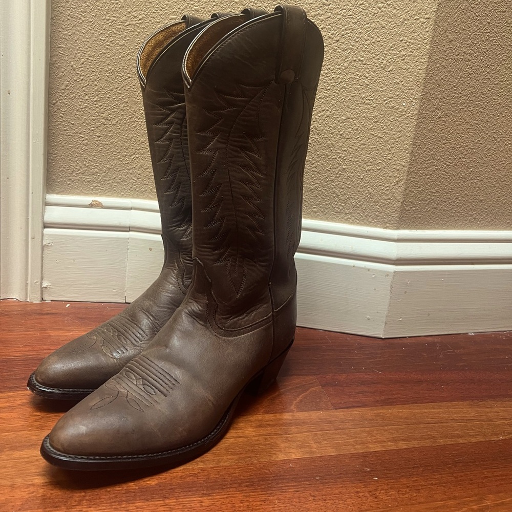 Women leather cowboy boots